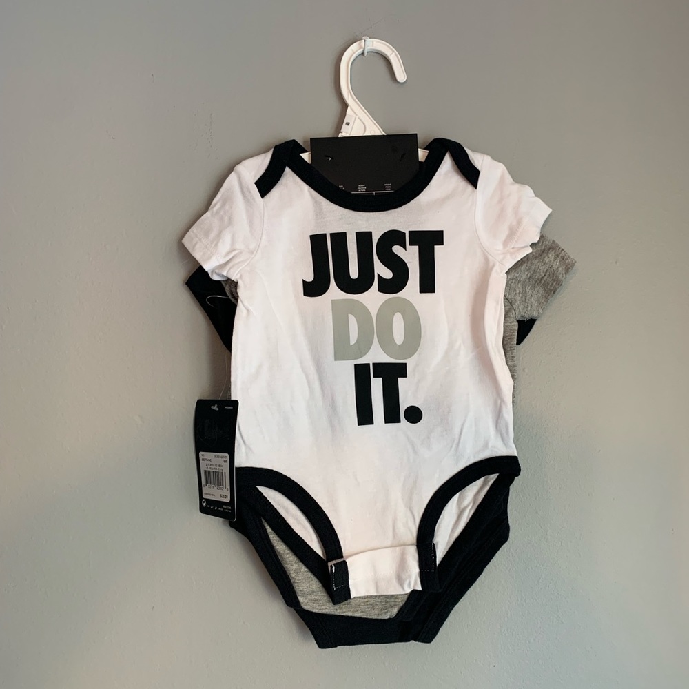 NWT Nike Onesies 3 Pack